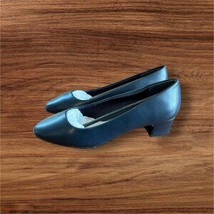 Easy Street Women's 9.5 W Heels Pumps Office‎ Navy Blue Round Toe NEW